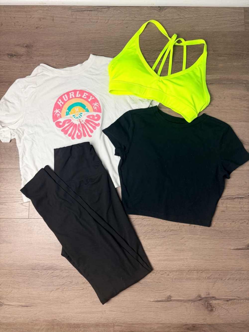 Women’s Bundle XS/S Hurley Graphic Tee + Neon Yellow Sports Bra Black Leggings